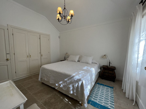 Casa De Lujo Con 6 Dormitorios En Alquiler, Punta Del Este (ref: Iea-1870)