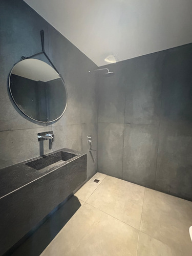 Casa En Tres Plantas Lote Al Agua Virazon