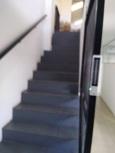 Imagen 8 de 13 de Alquiler Excelente Galpon Ideal Deposito Sobre Av. Champagnat - 500 Mts2 Cubiertos