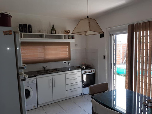 Casa En Venta De 3 Dormitorios.
