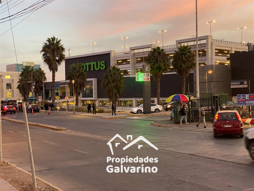 Casa En Venta De 5 Dorm. En La Serena