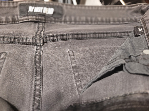 Jean Ay Not Dead Unisex Talle 32 (Usado)