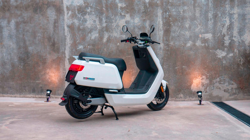 Imagen 2 de 14 de Scooter Electrico Nuuv N Sport - No Super Socco No Sunra