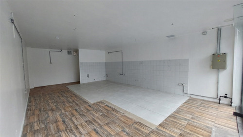 Arriendo Local En Centro Comercial Bien Ubicado En Ñuñoa