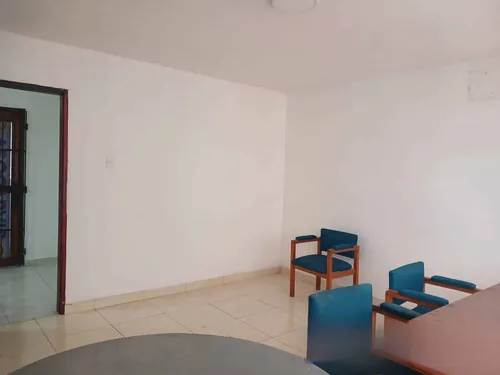 Esta Excelente Oficina Está Ubicada En Una Zona Muy Comercial Y Exclusiva Cod. 36388
