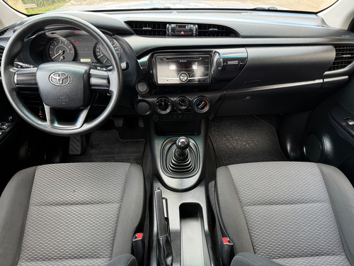 Toyota Hilux 2.7 Cabina Doble Sr Mt