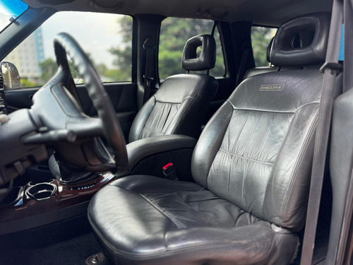 Chevrolet Blazer 4.3 SFI DLX EXECUTIVE 4X2 V6 12V GASOLINA 4P AUTOMÁTICO
