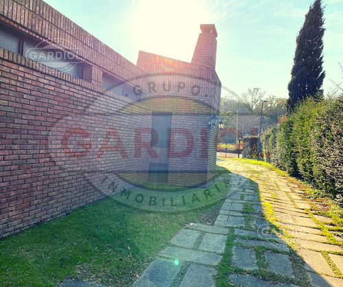 Venta De Casa En Colonia Del Sacramento. Rambla Costanera