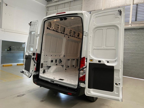Imagen 10 de 16 de Ford Transit Furgón Medio 2023 0km