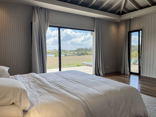 Elegante Casa En Venta Pueblo Mio Chacras De Manantiales