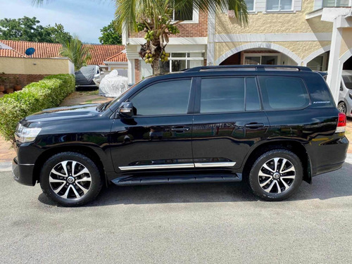 Toyota Sahara Lc200 Platinum Arabe 2017