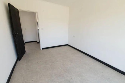Departamento En Venta - 2 Dormitorios 1 Baño - Cochera - 95mts2 - Venado Tuerto, Santa Fe