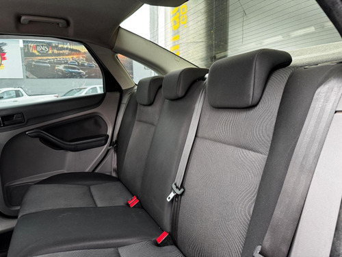 Ford Focus Sedan 2.0 16v 4p