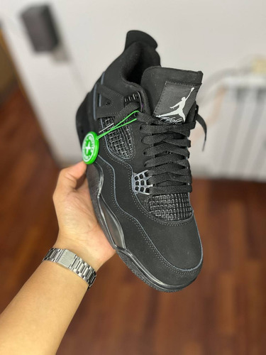 Jordan Retro 4 Black Cat (Usado)