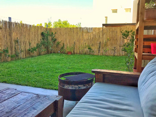 Duplex De Calidad En City Bell A La Venta