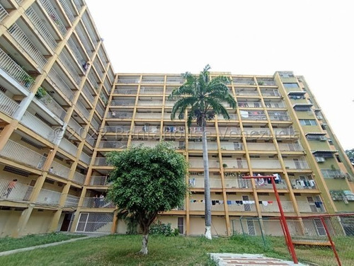 Yilmer Salazar Vende Apartamento En Urbanización Caña De Azucar En Maracay 23-13676 Yjs