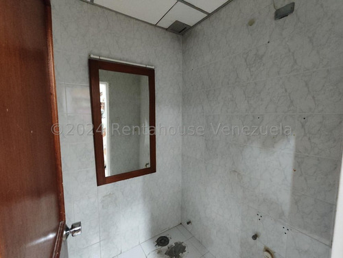 Oficinas En Alquiler Con Planta Electrica En La Avenida Los Leones De Barquismeto Estado Lara Cod. 25-1727 Nd