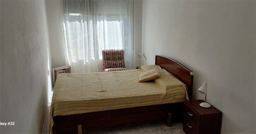 Inmobiliaria Costa Azul Vende Una Linda Casa Muy Cerca De La Playa De Costa Azul , De Tres Dormitorios Y Dos Baños.