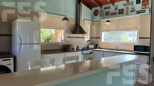 Casa En Alquiler Temporal Pinamar Con Pileta Para 6 Personas