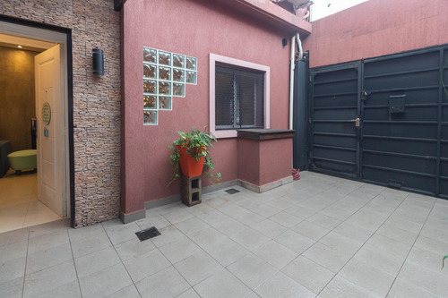 Venta De Casa 6 Ambientes En Pompeya