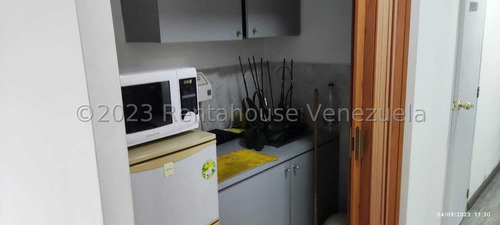 Se Alquila Una Oficina En Ccct (chuao)