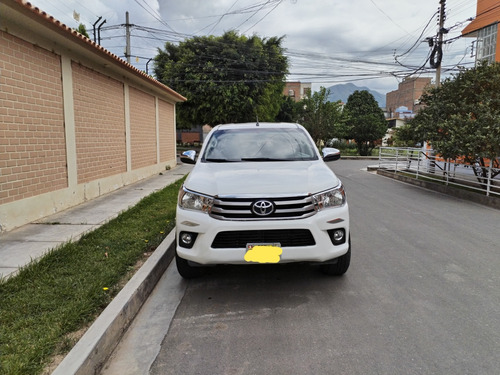 Toyota  Hilux 4x2