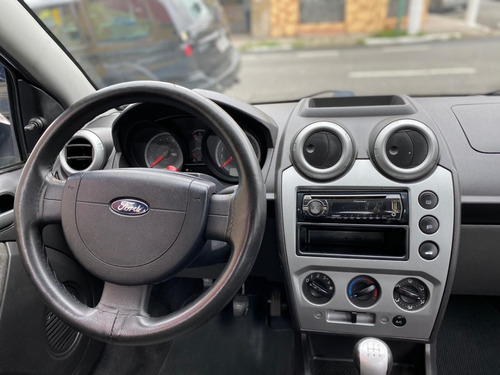 Ford Fiesta Sedan 1.6 8v!!! Completo!!!