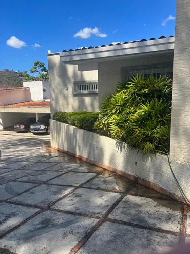 Ls Vendo Espectacular Casa En Cerro Verde Con Jardín