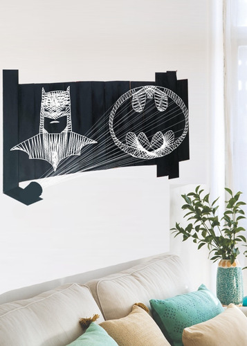 Cuadro Artesanal En Madera De Batman Con Hilos Y Clavos