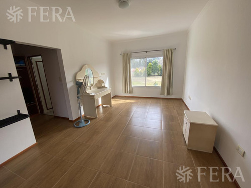 Venta De Casa 5 Ambientes En Campos De Roca I La Plata (18717)