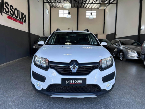 Imagen 2 de 25 de Renault Sandero Stepway 2017 1.6 Privilege 105cv
