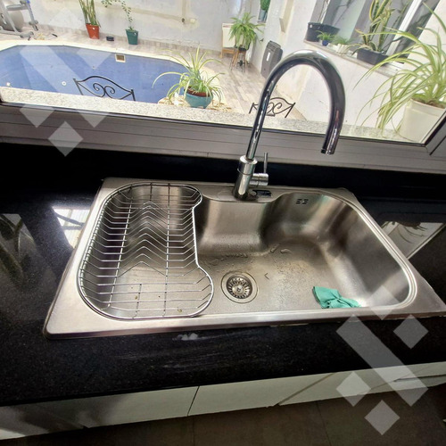 Venta Casa De 4 Dormitorios Con Pileta Climatizada En Villa Regina