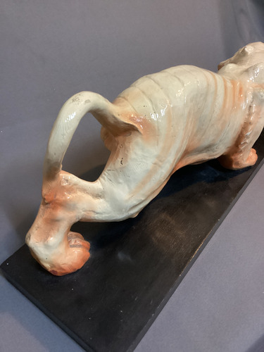 Escultura De Ceramica. Tigre. Origen Desconocido. 50 Cm Beige (Usado)