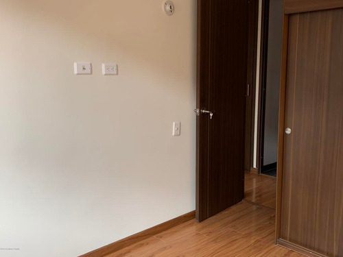 Apartamento En Centro Funza(funza) Rah Co: 21-224