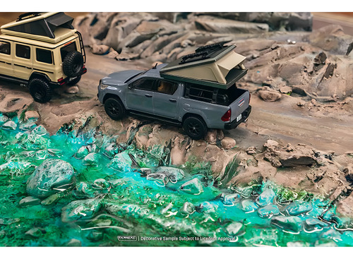 Tarmac Works Road64 Toyota Hilux Gray W/ Camper Tent 1/64 Color Gris Oscuro
