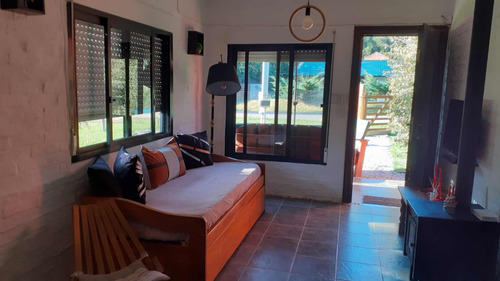 Preciosa Casa, Con Piscina Climatizada Cerrada. Bella Vista.