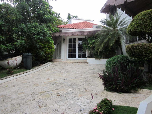 Imagen 3 de 14 de Venta Casa Urbanización Arroyo Hondo 111 Distrito Nacional S