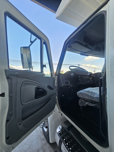 International 4300 Modelo 2014 Volteo Nuevo 7 Metros