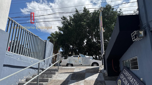 Oficina En Renta En Camino Real Frente A Plaza Candiles, Corregidora, Querétaro