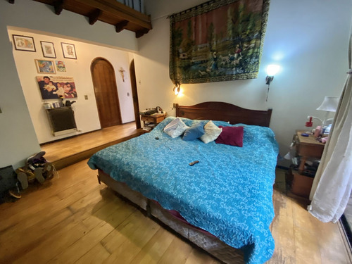 Casa Amplia 6d 5b + Habitación Tipo Depto. Con Entrada Indep