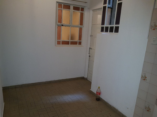3 Ambientes De 80m2