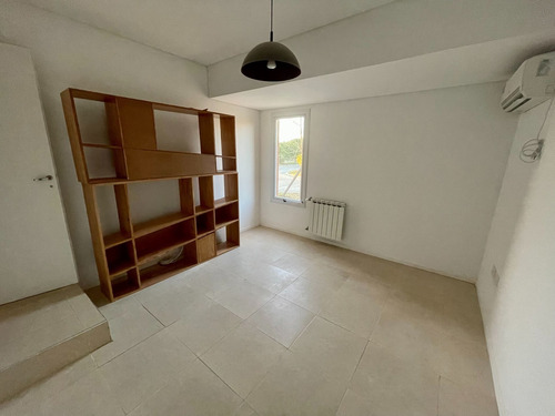 Imagen 10 de 26 de Venta Casa Con Jardin En Casas Santa Maria Tigre
