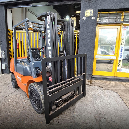 Imagen 4 de 4 de Autoelevador Tcm 3 Tn. Usado - Reacondicionado