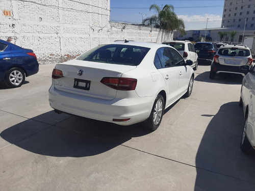 Imagen 13 de 15 de Volkswagen Jetta 2016