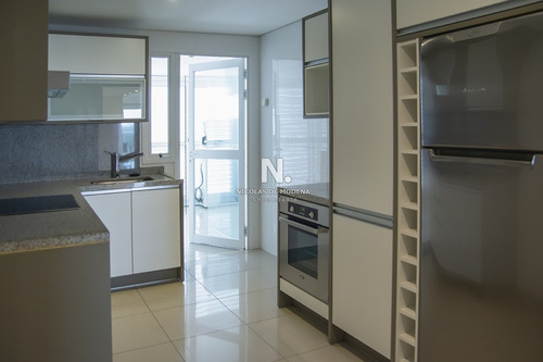 Apartamento En Mansa - Punta Del Este- Ref: 3273