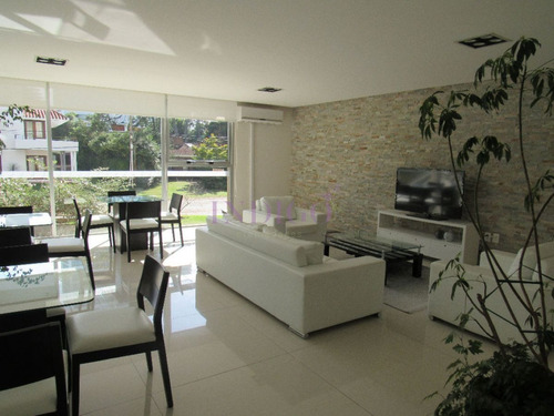 Imagen 13 de 17 de Departamento En Venta Y Venta A Mts De Avenida Roosevelt.