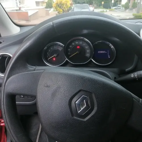 Renault Logan 1.6 Privilege / Intens