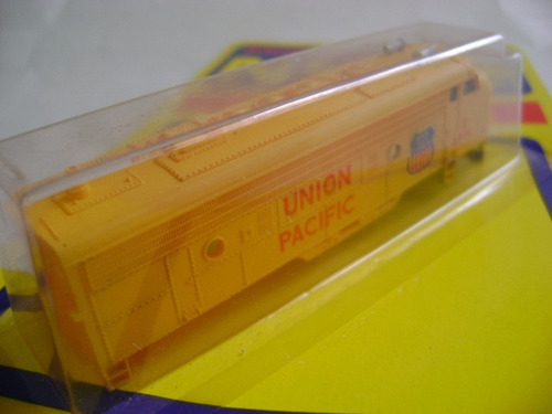 Imagen 6 de 6 de Nico Carroceria Diesel F-9 Item 9665 Bachmann N (len 51)