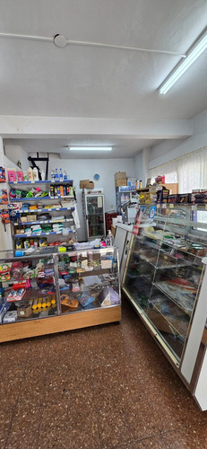 Venta Local Con Terraza En Villa Sarmiento!
