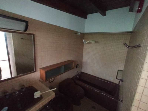 En Venta Casa En Urbanización Guataparo Country Club, Valencia Estado Carabobo Venezuela / Emer.